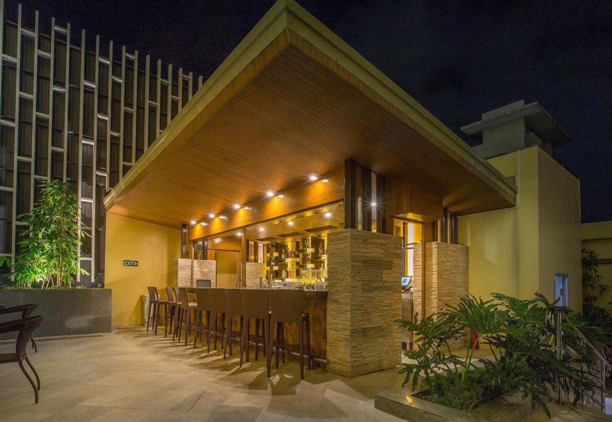 Winford Resort And Casino Manila Bagian luar foto